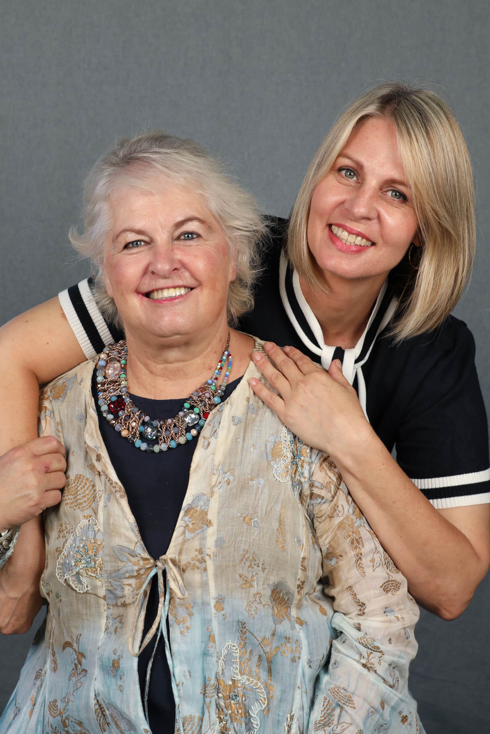 MARIANNE & ESTHER